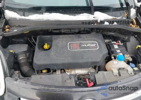 2014 Fiat 500L Trekking z USA, uszkodzony, nr VIN ZFBCFADH9EZ019086